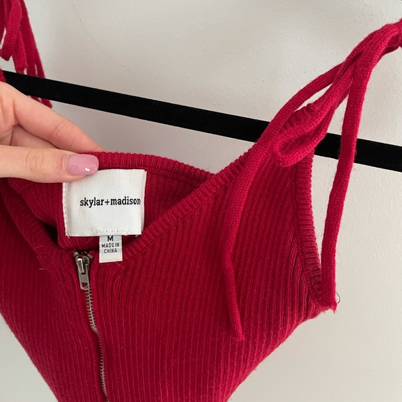 Skylar & Madison Red Knit cropped top - Picture 2 of 3